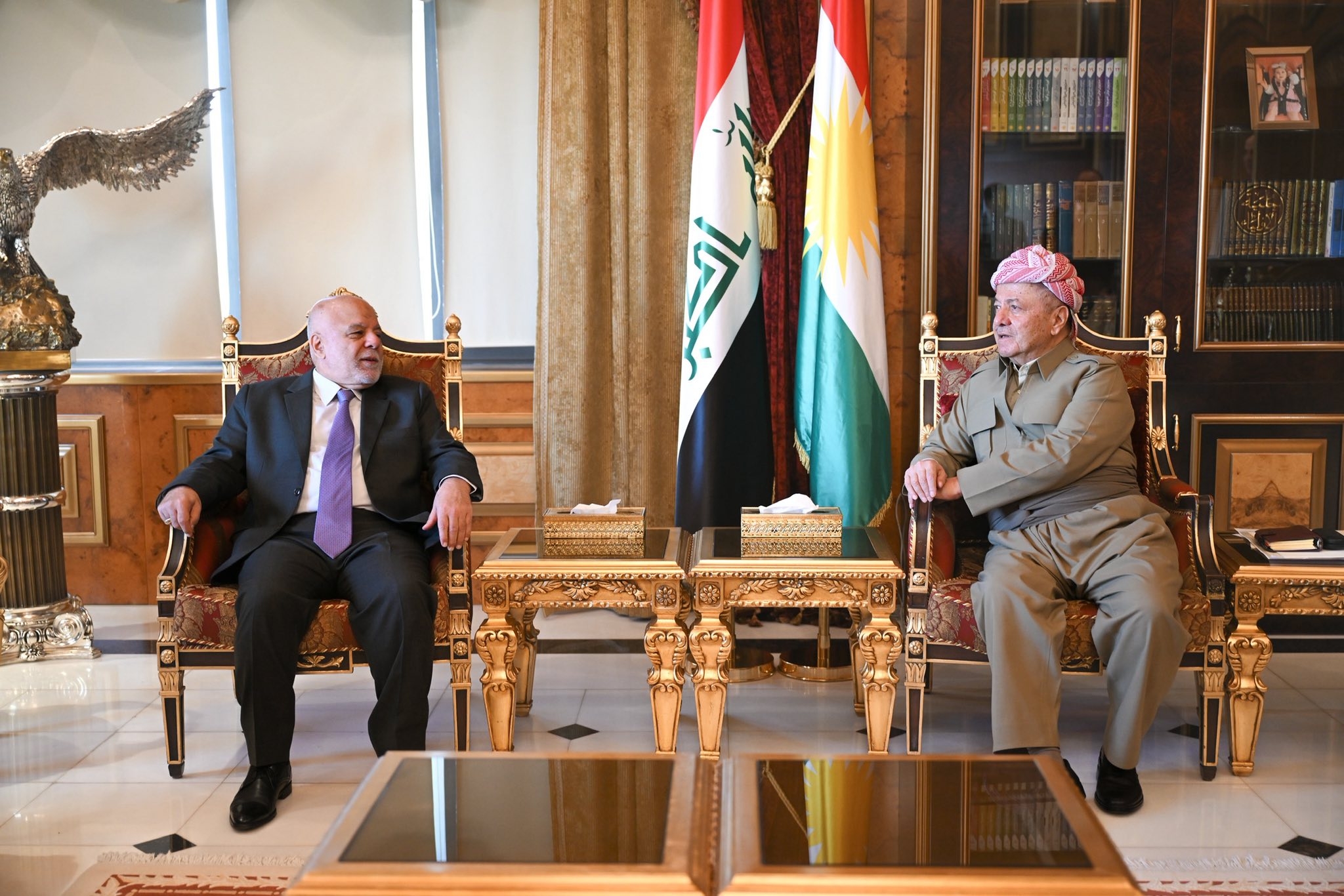 لــــە پیرمام سەرۆك مسعود بارزانی پێشوازی لە بەڕێز حەیدەر عەبادی سەرۆکی هاوپەیمانی نەسر کرد.