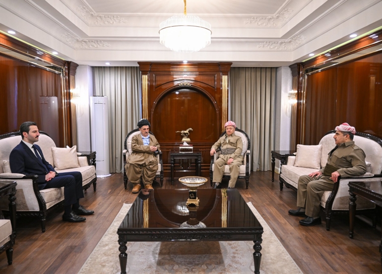 سەرۆك مسعود بارزانی لە پیرمام پێشوازی لە بەڕێز محەمەدی حاجی مەحمود سەرۆکی پارتی سۆسیال دیموکراتی کوردستان کرد.