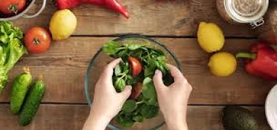 5 أطعمة غنية بفيتامين «ك» أكثر من الكرنب