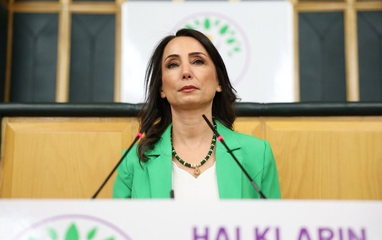 Tulay Hatîmogullari: Dem hatiye ku ji bo aştiyê gavên hiqûqî bên avêtin