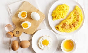 هل يجب على مرضى الكولسترول التوقف عن تناول البيض؟