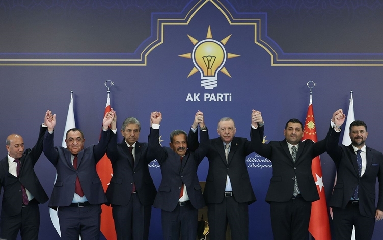 7 şaredar derbasî AK Partiyê bûn