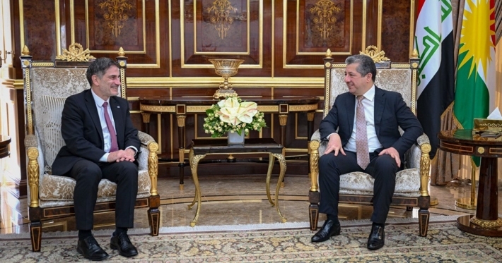 رئيس الحكومة يستقبل السفير الجديد للاتحاد الأوروبي لدى العراق