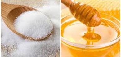 العسل أم السكر: أيهما أفضل لصحة القلب ومستوى السكر في الدم؟