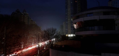 ضربات روسية «ضخمة» تقطع الكهرباء عن شرق كييف بأسره