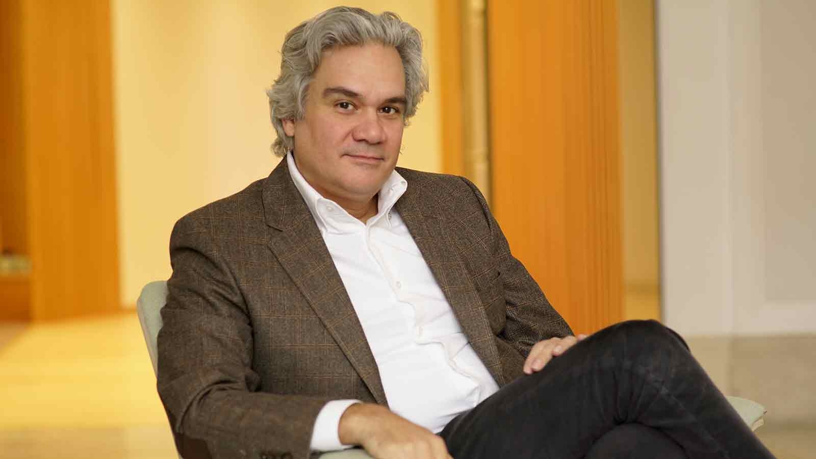 Authoritarian Snapbacks and the Fragmenting World Order: Professor Cooley on the Erosion of Liberal Governance and the Rise of Regime Cooperation