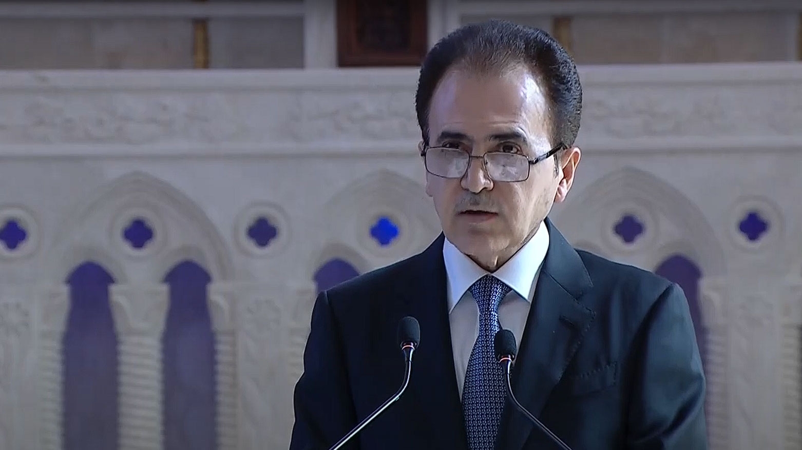 بشتيوان صادق: كنيسة 