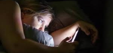 لتفادي الاكتئاب... تجنب استخدام مواقع التواصل في هذا التوقيت