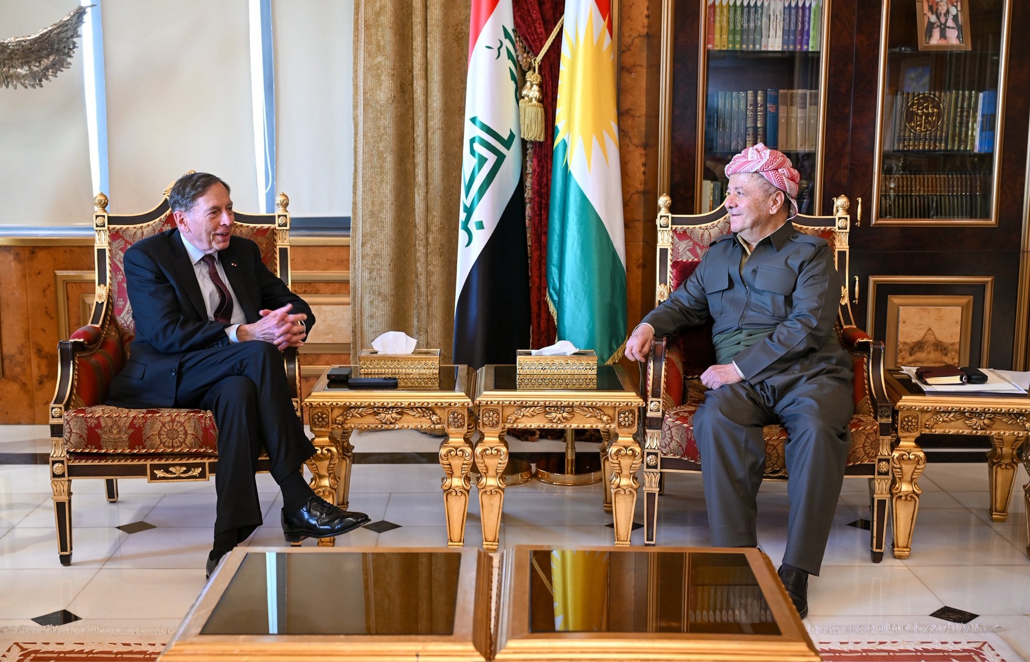 President Masoud Barzani Meets Former CIA Director General David Petraeus in Pirmam