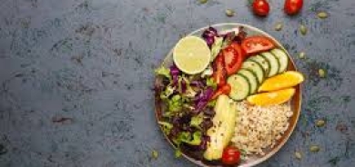 كم وجبة يجب تناولها يومياً للحفاظ على الصحة؟