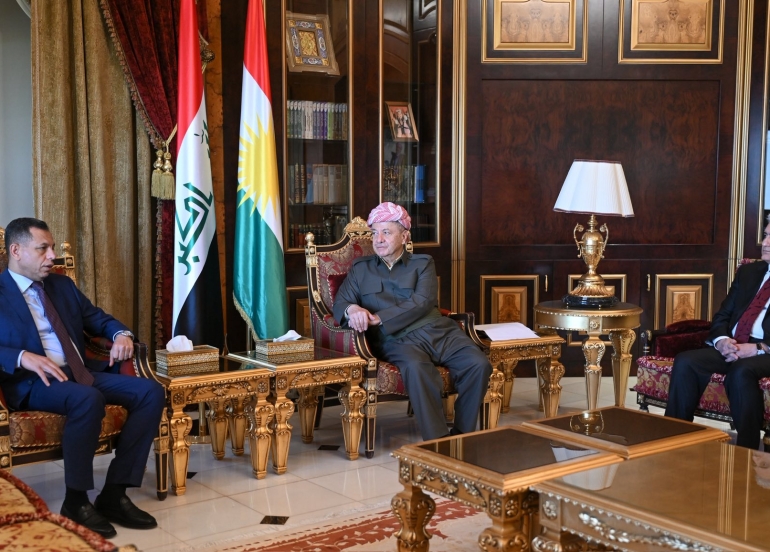 لــە پــیـــرمــام سەرۆک مەسعود بارزانی پێشوازی لە بەرێز حەمید شەتری سەرۆکی دەزگای هەواڵگریی نیشتیمانی عێراق کرد.