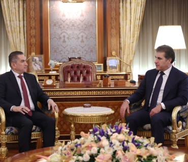 نێچيرڤان بارزانى، سه‌رۆكى هه‌رێمى كوردستان،  پێشوازی له‌  به‌ڕێز عه‌دنان ئه‌لزورفى، سه‌رۆكى هاوپه‌يمانيى ئه‌لبه‌ديل كرد