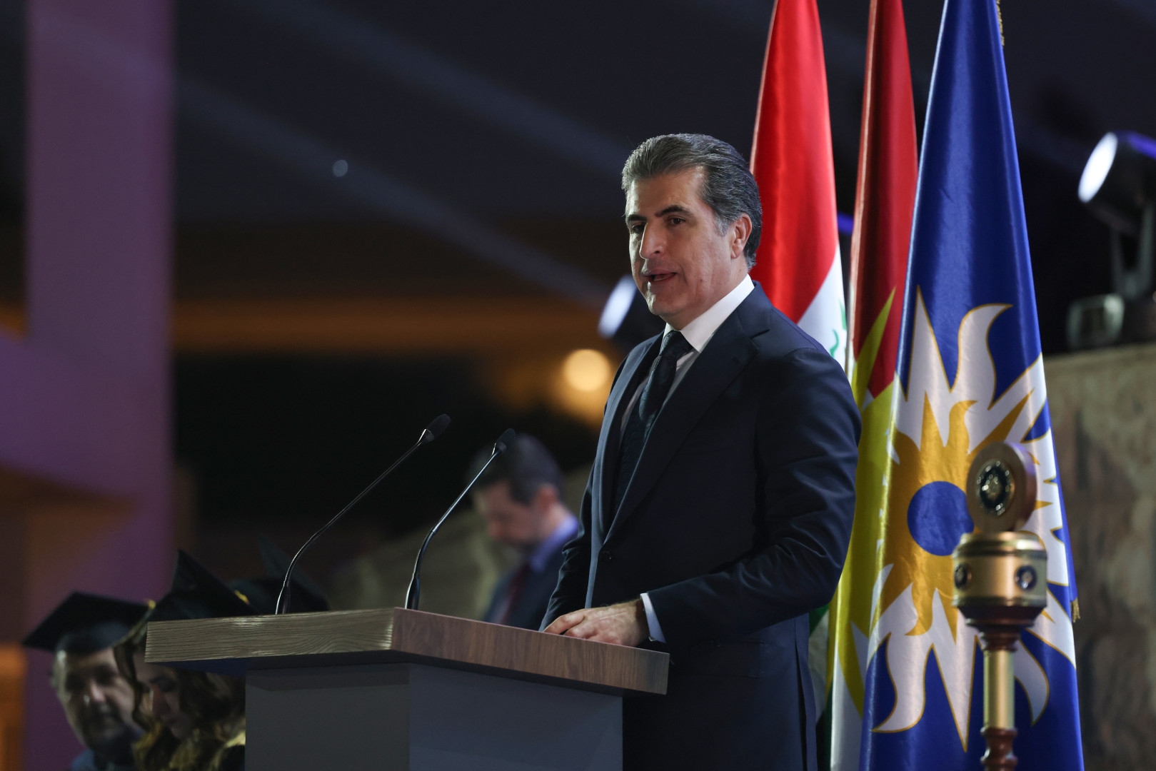 سه‌رۆكى هه‌رێمى كوردستان، به‌شداريى له‌ ڕێوڕه‌سمى ده‌رچوونى خولى چوارده‌هه‌مينى زانكۆى ئه‌مه‌ريكى له‌ عێراق ـ سلێمانيدا كرد كه‌ تيايدا 218 ده‌رچووى به‌كالۆريۆس و ماسته‌ر خوێنديان ته‌واو كرد