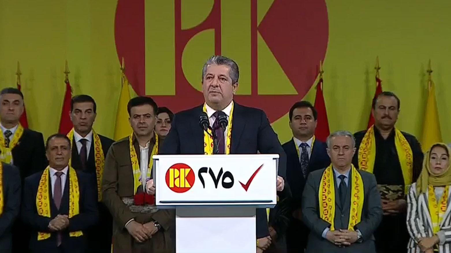 مسرور بارزاني يحث المواطنين على خوض المعركة الدستورية لحماية مكتسبات كوردستان