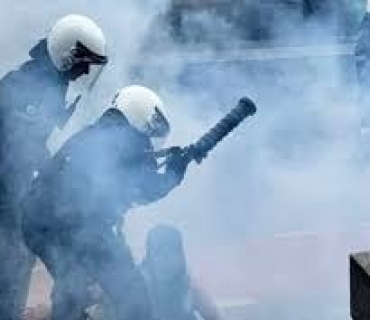 دەستگیرکردنی خۆپیشاندەران و پێکدادان لە نێوان پۆلیسی بەلجیکا و کرێکارانی مانگرتوو