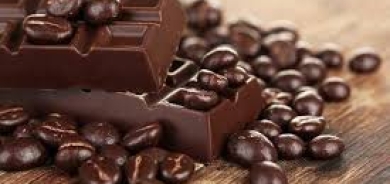 ماذا يحدث لجسمك عند تناول الشوكولاته الداكنة بانتظام؟