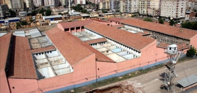 Di girtîgehên Tirkiyeyê de cih nema: Zêdeyî 420 hezar kesî girtî ne