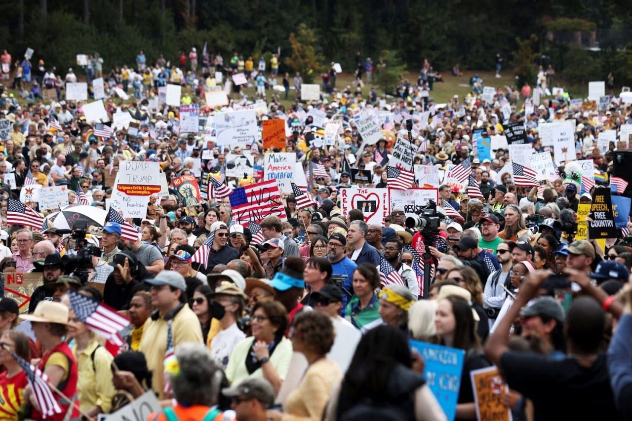 خۆپیشاندانی سەرتاسەری له ئەمەریکا دژ به سیاسەتەکانی ترامپ