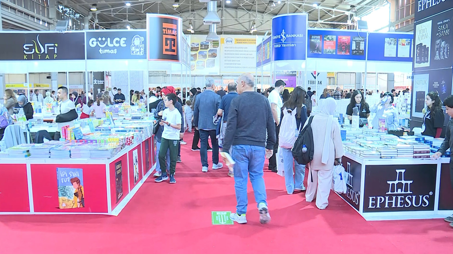 Pêşangeha Pirtûkan a Diyarbekirê deriyên xwe vekirin