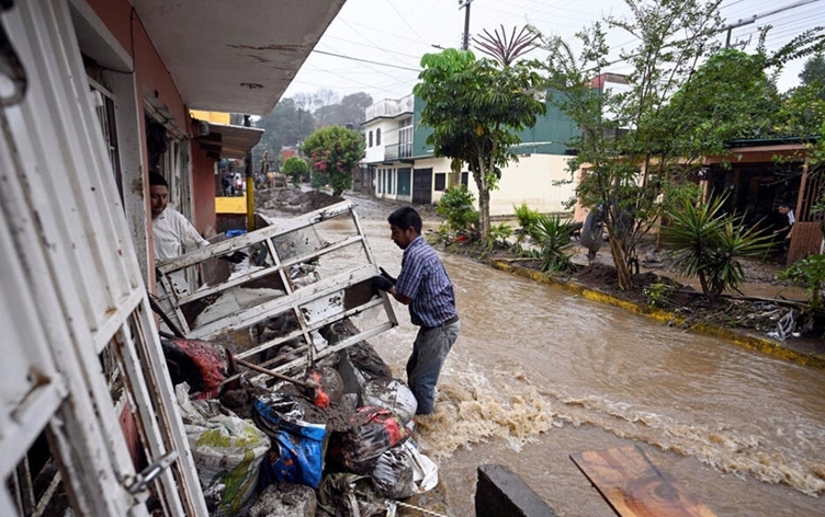 Li Meksîkayê lehî, hejmara miriyan derket 76an