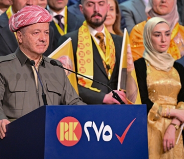 سەرۆك بارزانی  لە دەستپێكی فەرمیی بانگەشەی هەڵبژاردندا:  خۆتان بە نوێنەری هەموو خەڵكی عێراق بزانن، لە كەس مەترسن، چونكە ئێوە چیاكانی كوردستان و پارتیتان لە پشتە