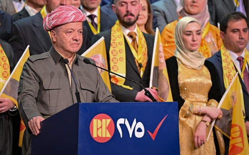 سەرۆك بارزانی  لە دەستپێكی فەرمیی بانگەشەی هەڵبژاردندا:  خۆتان بە نوێنەری هەموو خەڵكی عێراق بزانن، لە كەس مەترسن، چونكە ئێوە چیاكانی كوردستان و پارتیتان لە پشتە