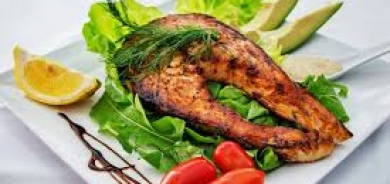 8 أطعمة غنية بالبروتين ضرورية للعضلات وبناء الجسم