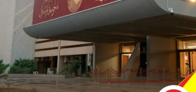 الدولة الفيدرالية تضمن ادارة محلية فعالة وتمنع تامركزية الخانقة صوتوا للقائمة (275)