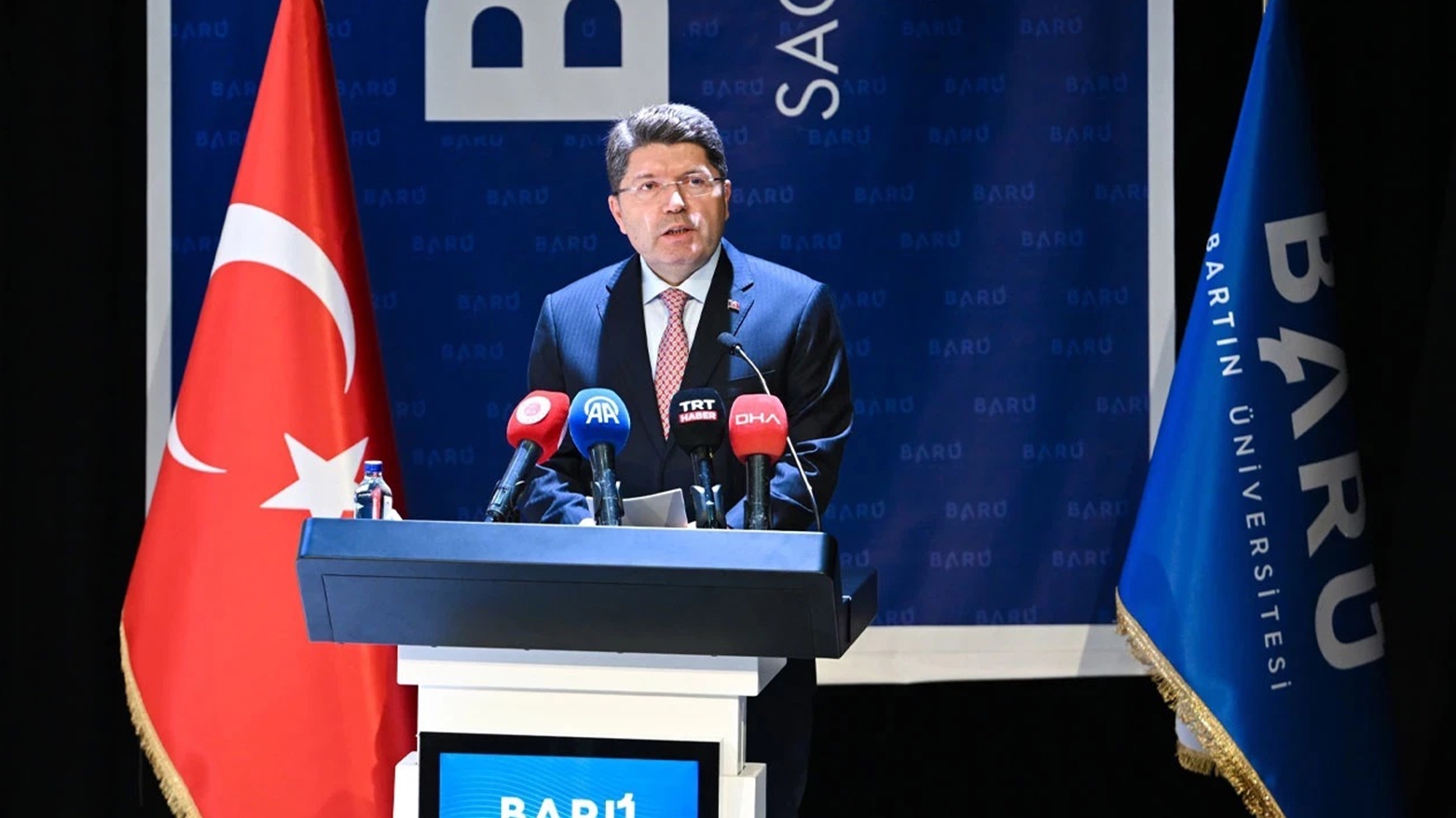 Wezîrê Dadê yê Tirkiyeyê: Me gelek qedexeyên li ser zimanê Kurdî rakirine