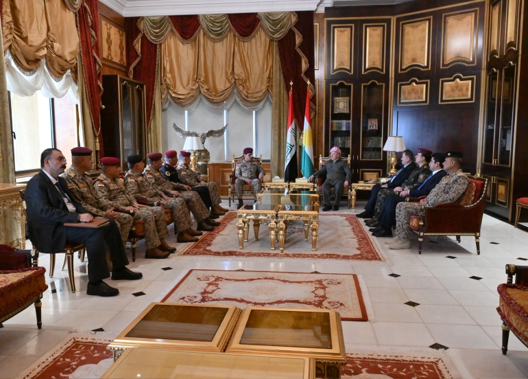 لە پیرمام سەرۆک مسعود بارزانی پێشوازی لە بەڕێز فەریقی یەکەمی ڕوکن عەبدولئەمیر ڕەشید یارەڵڵا، سوپا ساڵاری عێراق و شاندێکی یاوەری کرد