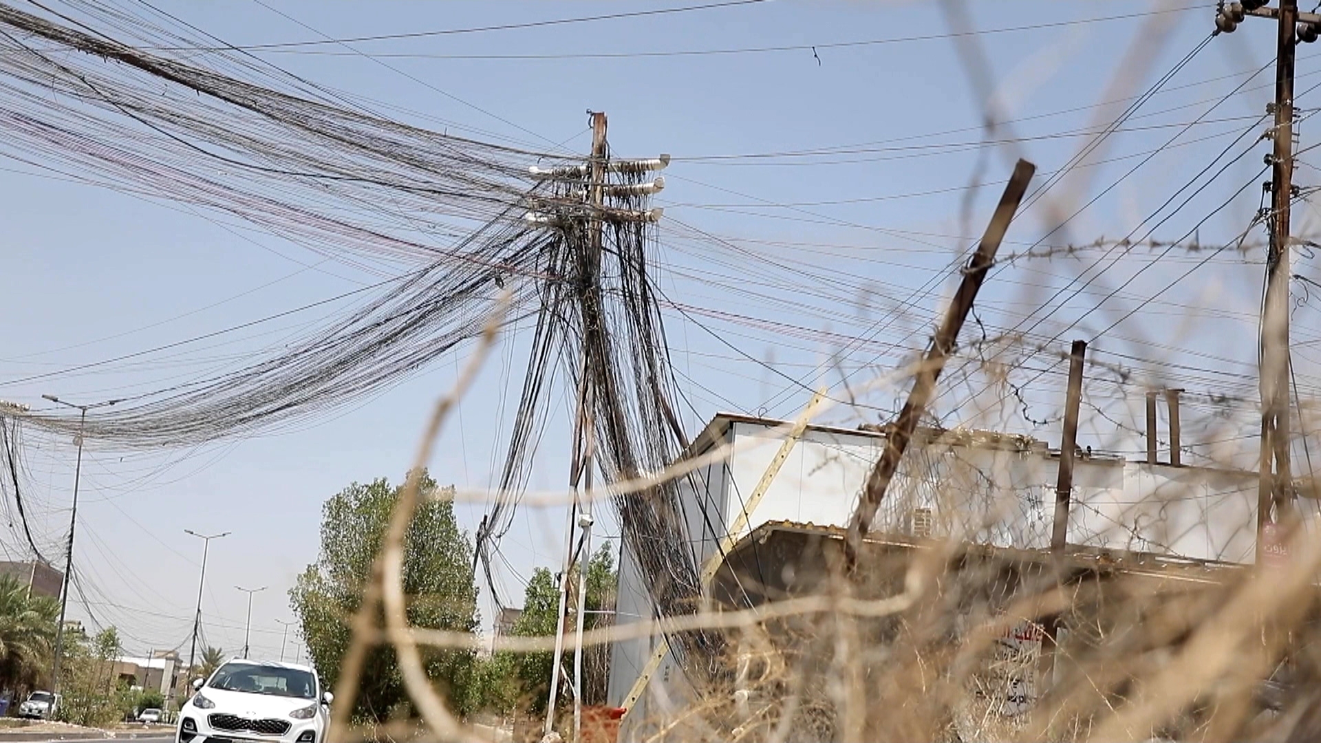 بين ظلام بغداد وإنارة كوردستان.. مفارقة الكهرباء بين المولدات والمشاريع