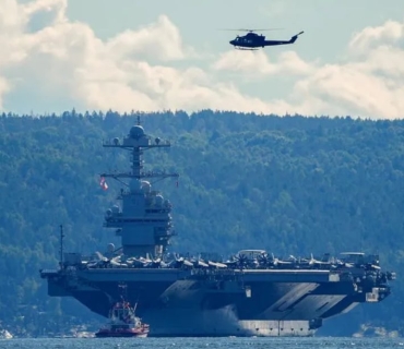 گەورەترین کەشتی فڕۆکە هەڵگری جیهان کە لە دەریای کاریبی جێگیر دەکرێت