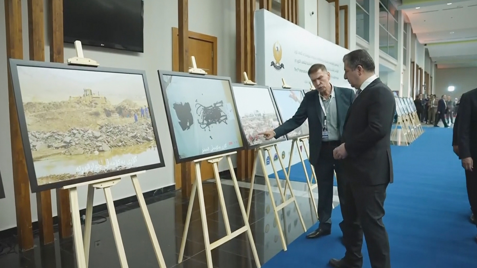 مسرور بارزاني يصل قاعة انعقاد مؤتمر التعريف بالإبادة الجماعية للكورد في جامعة دهوك