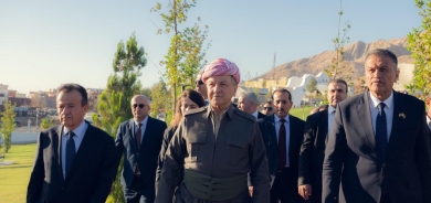 لە درێژەی سەردانەكەی بۆ شاری دهۆك سەرۆك مەسعود بارزانی سەردانی ناوشاری دهۆكی كرد.