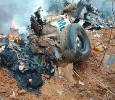 فڕۆکەیەک کە ١٢ کەسی تێدابوو لە کینیا کەوتە خوارەوە