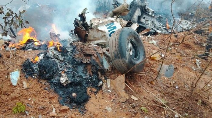 فڕۆکەیەک کە ١٢ کەسی تێدابوو لە کینیا کەوتە خوارەوە