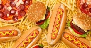 6 أطعمة عليك تجنبها قبل النوم