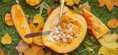 لا تتخلص منه... فوائد مذهلة لقشر القرع العسلي