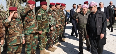 الرئيس بارزاني يتفقد مواقع قوات البيشمركة