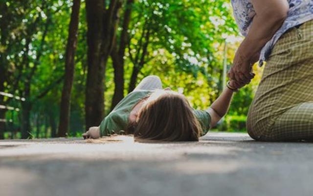 ئەوەی پێویستە   بیكەیت لەكاتی بوورانەوەی كەسێك