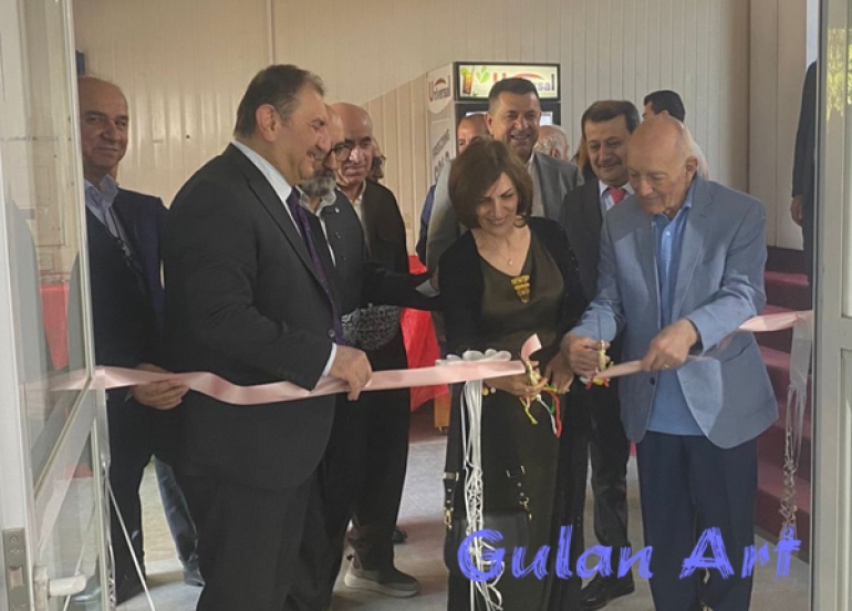 هونەرمەند ئازا حەسیب قەرەداخی پێشانگەیەكی تایبەتی شێوەكاری بە ناونیشانی (كوردەواری)كردەوە