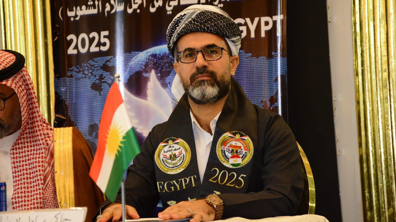 شاب كوردي يطرح قضية الاستفتاء والدولة الكوردية في مؤتمر السلام العالمي