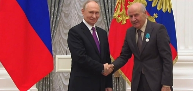 الرئيس الروسي يقلّد العالم الكوردي د.رشاد ميران ميدالية بوشكين