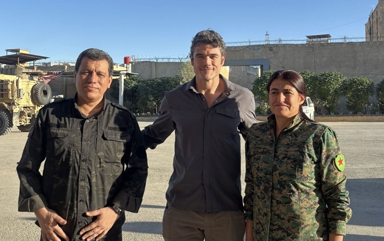 Joe Kent bi Rohilat Efrîn û Mezlûm Ebdî re civiya