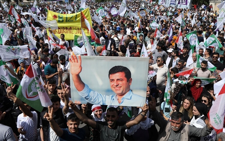 Wezîrê Dadê yê Tirkiyeyê li ser berdana Selahattîn Demîrtaş axivî