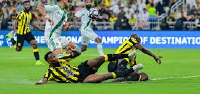هل أخطأ مدرب الاتحاد في قراءة الديربي التاريخي... أم خذله لاعبوه؟