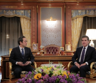 نێچيرڤان بارزانى، سه‌رۆكى هه‌رێمى كوردستان، پێشوازيى له‌ به‌ڕێز لى جۆن ئيل، باڵيۆزى نوێى كۆرياى باشوور له‌ عێراق كرد.