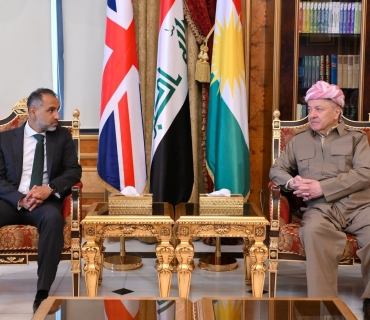 ســـەرۆك مەسعود بارزانی لە پیرمام پێشوازی لە عرفان سدیق باڵیۆزی بەریتانیا لە عێراق كرد.