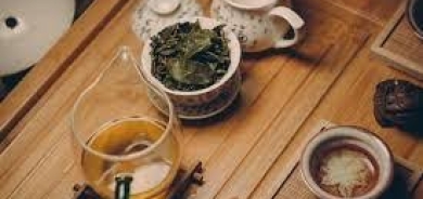 الشاي أم الماتشا: أيهما أفضل للطاقة وسكر الدم؟