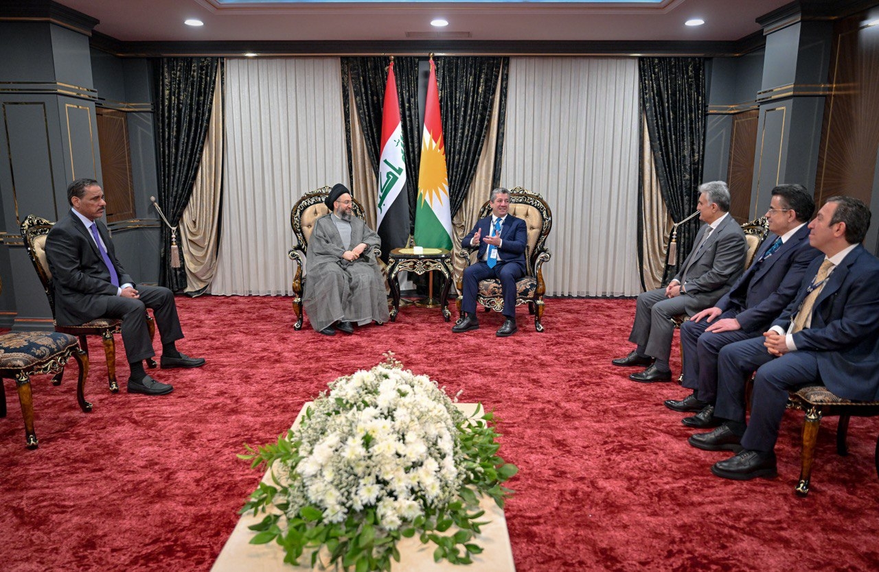 رئيس الحكومة يلتقي بعدد من المسؤولين